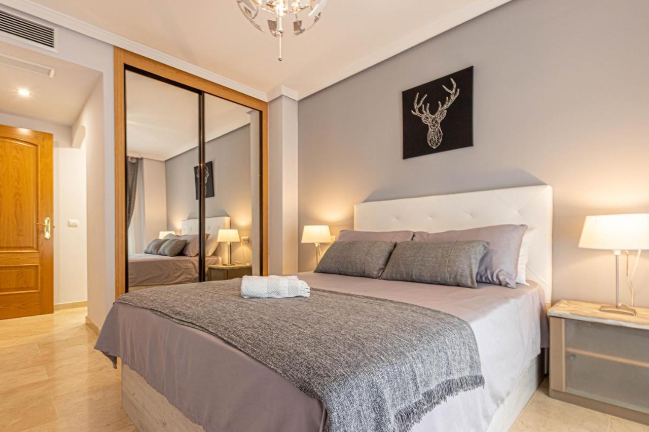 797 Holiday Rentals- Piso Con Amplia Terraza A Solo 1 Min De La Playa ベナルマデナ エクステリア 写真